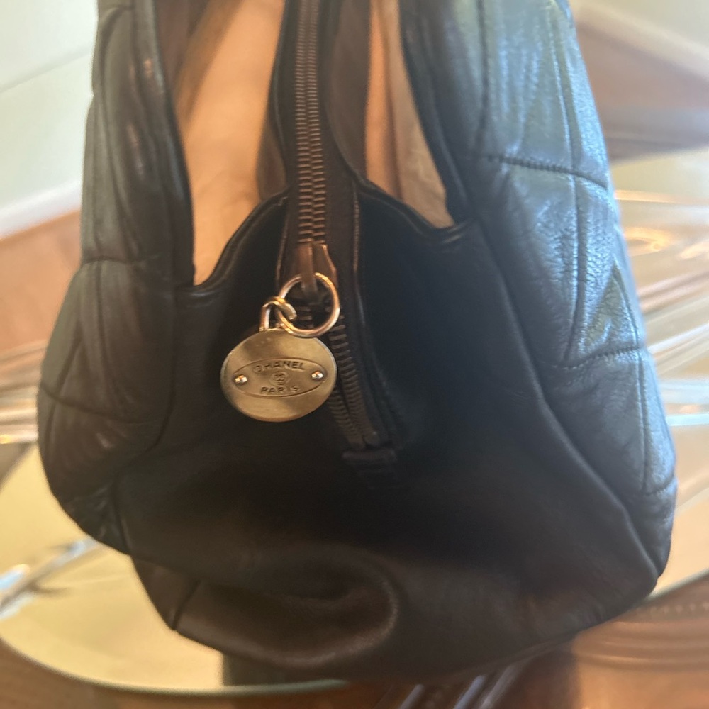 CHANEL Black Matelasse Quilted Tote with Gold Chain - Picture 5 of 11